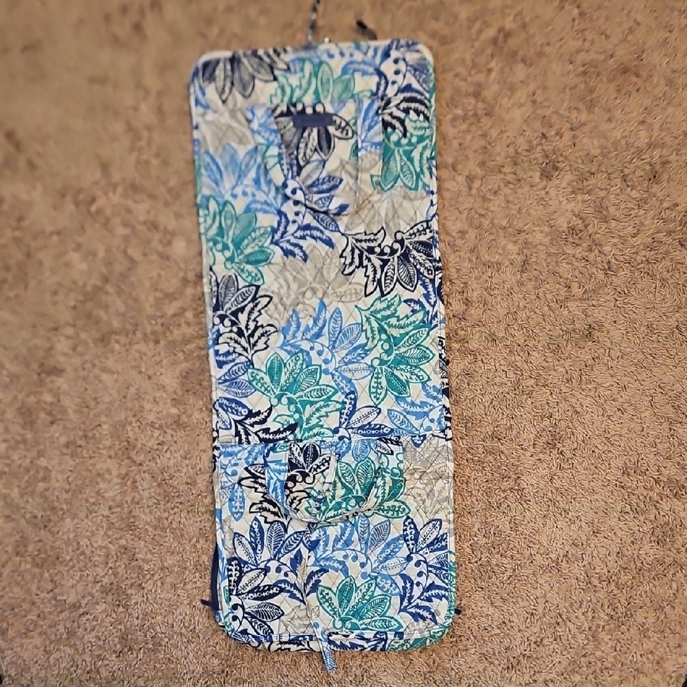 Vera Bradley Quilted Hanging Travel Organizer in Santiago - Picture 6 of 10